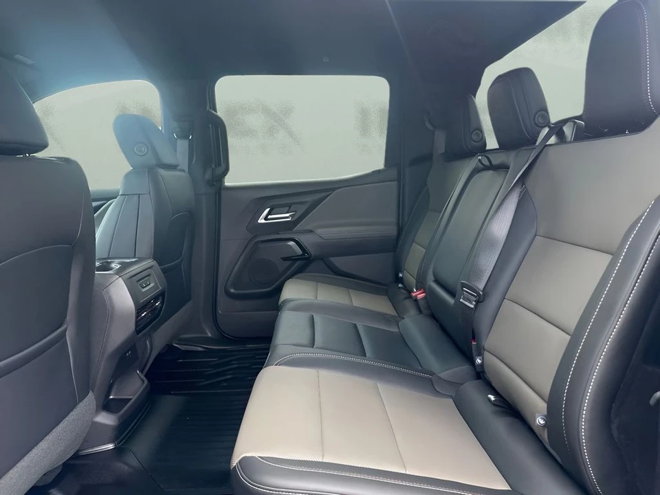 2026 Chevrolet Silverado - Image 12 of 31