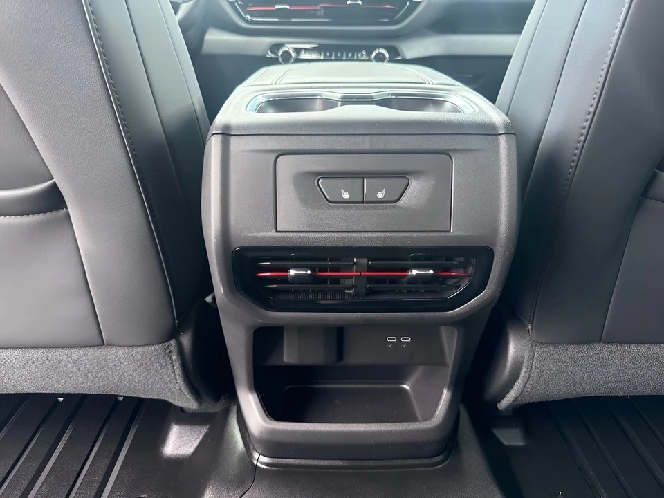 2026 Chevrolet Silverado - Image 13 of 31
