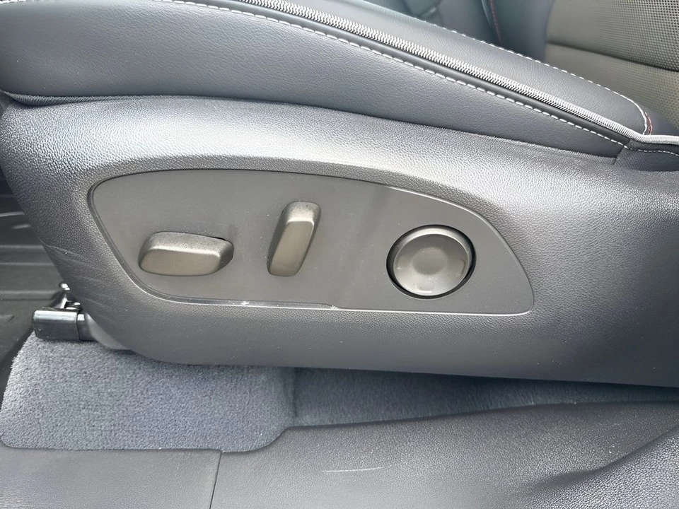 2026 Chevrolet Silverado - Image 10 of 31