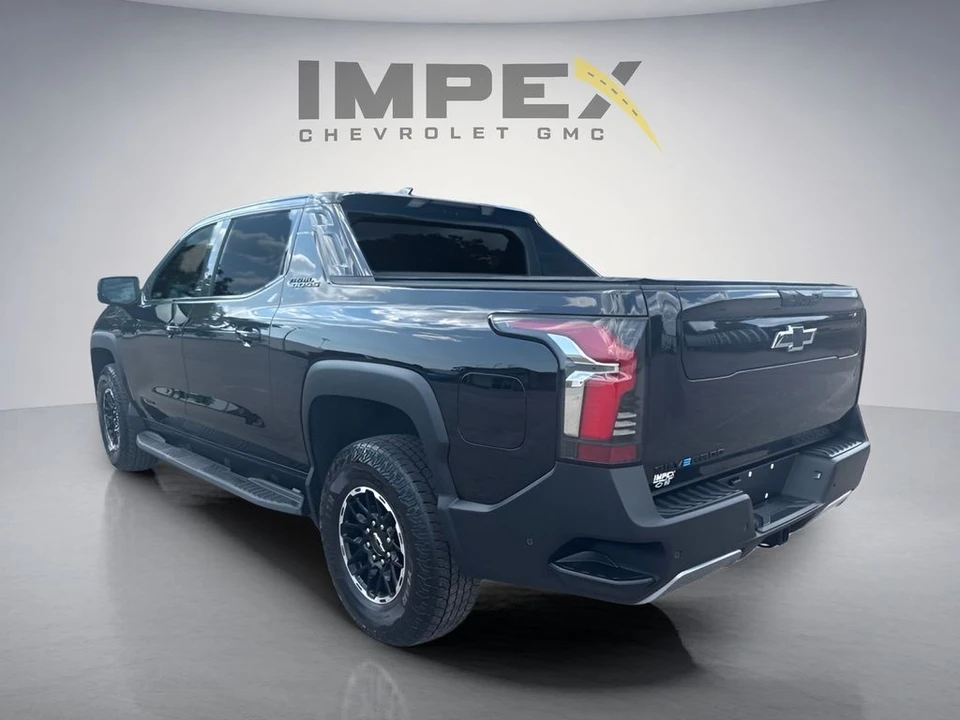 2026 Chevrolet Silverado - Image 3 of 31