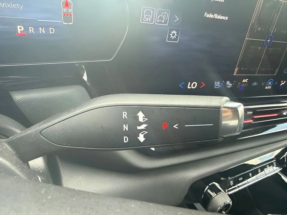 2026 Chevrolet Silverado - Image 18 of 31