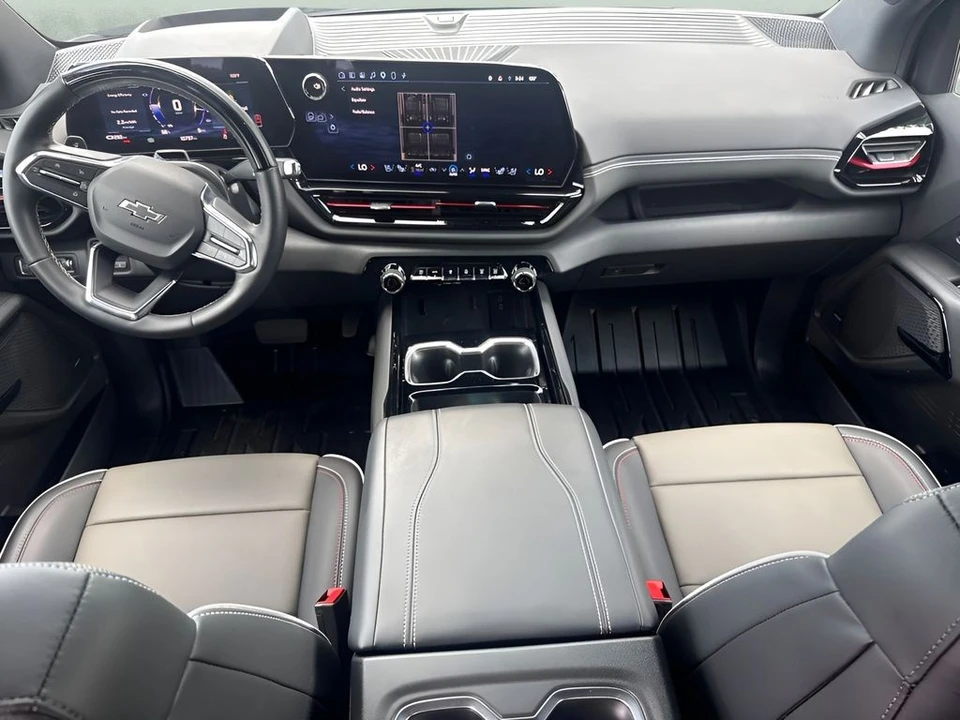 2026 Chevrolet Silverado - Image 14 of 31