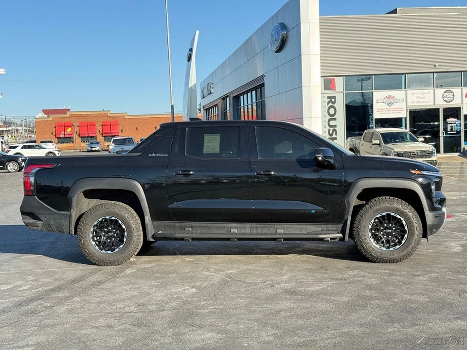 2026 Chevrolet Silverado 4th Gen - Image 2 of 12