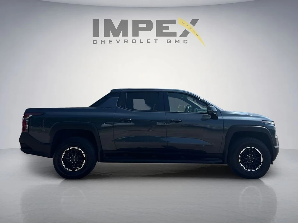 2026 Chevrolet Silverado - Image 6 of 31