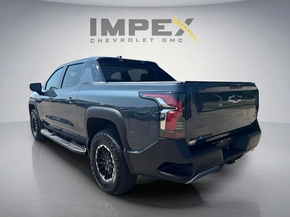 2026 Chevrolet Silverado - Image 3 of 31