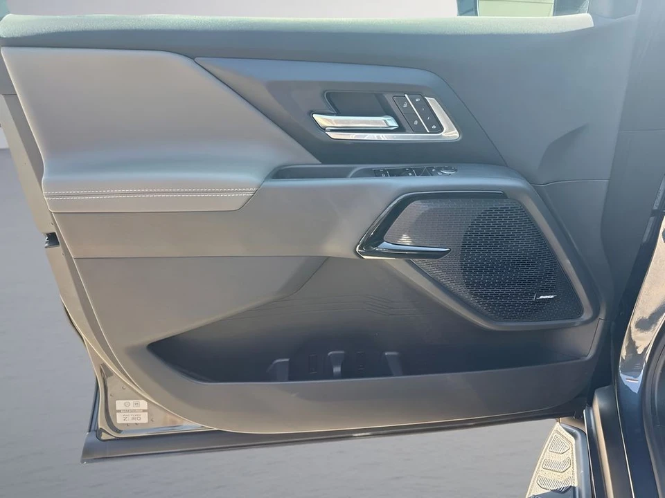 2026 Chevrolet Silverado - Image 28 of 31
