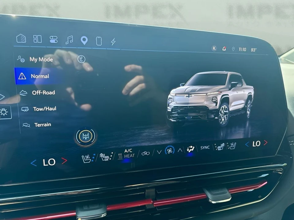 2026 Chevrolet Silverado - Image 24 of 31