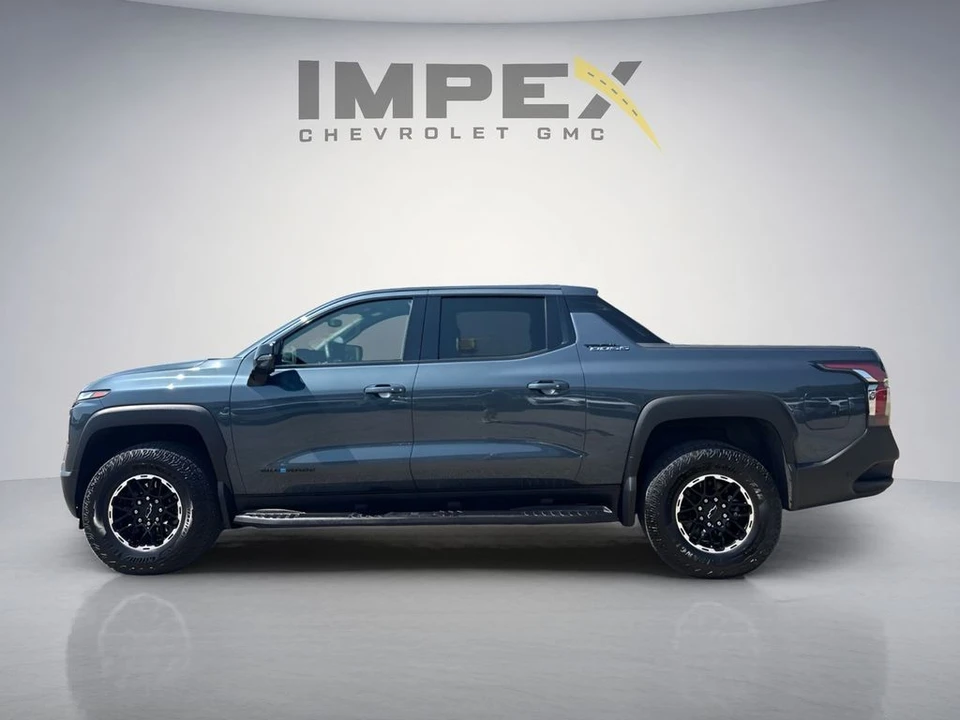 2026 Chevrolet Silverado - Image 2 of 31
