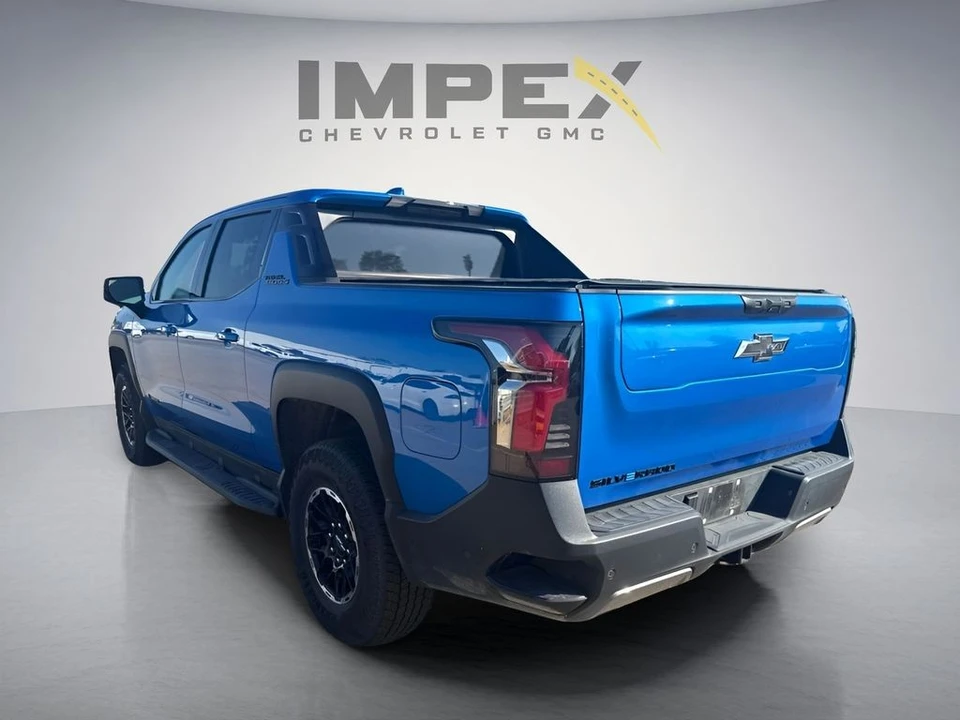 2026 Chevrolet Silverado - Image 2 of 10