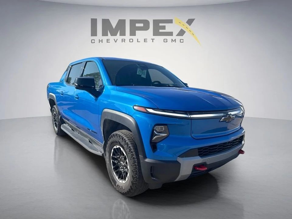 2026 Chevrolet Silverado - Image 5 of 10