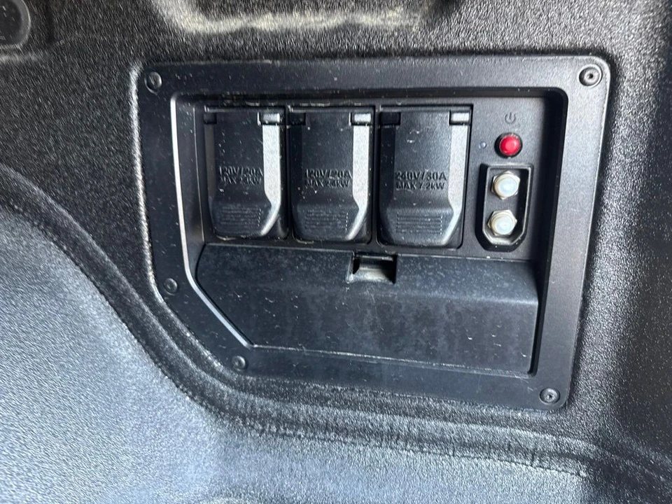 2026 Chevrolet Silverado - Image 31 of 31