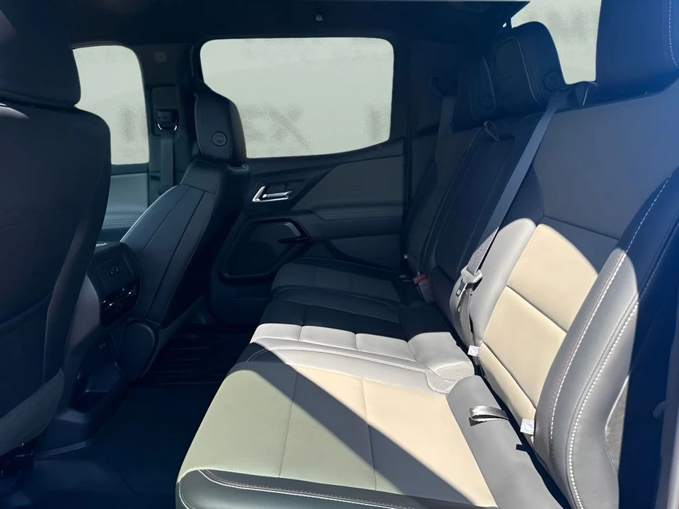 2026 Chevrolet Silverado - Image 13 of 31