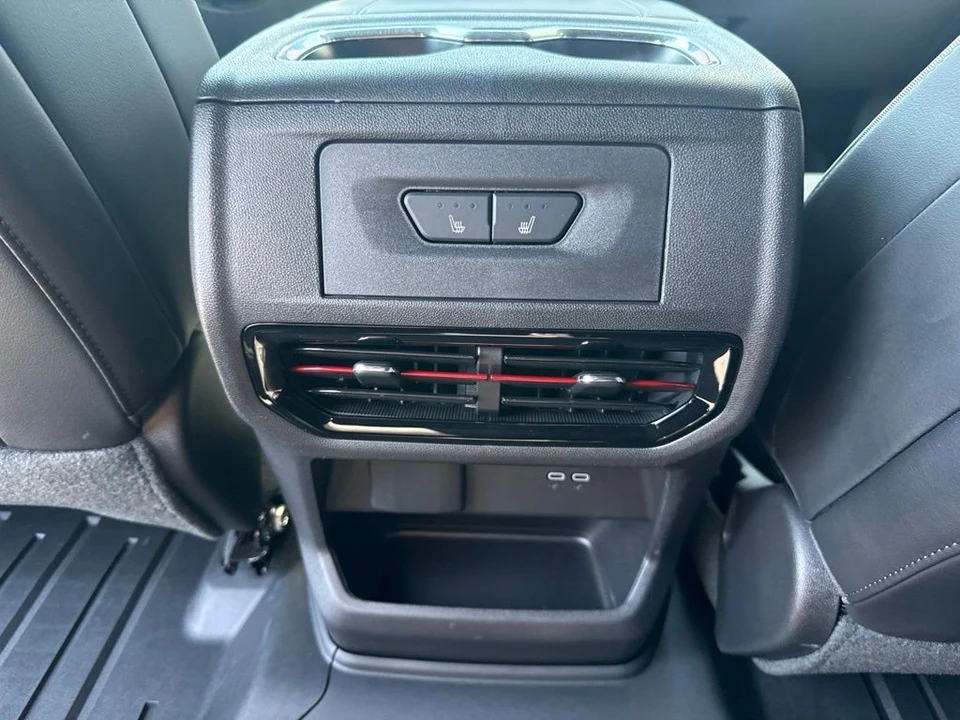 2026 Chevrolet Silverado - Image 13 of 31