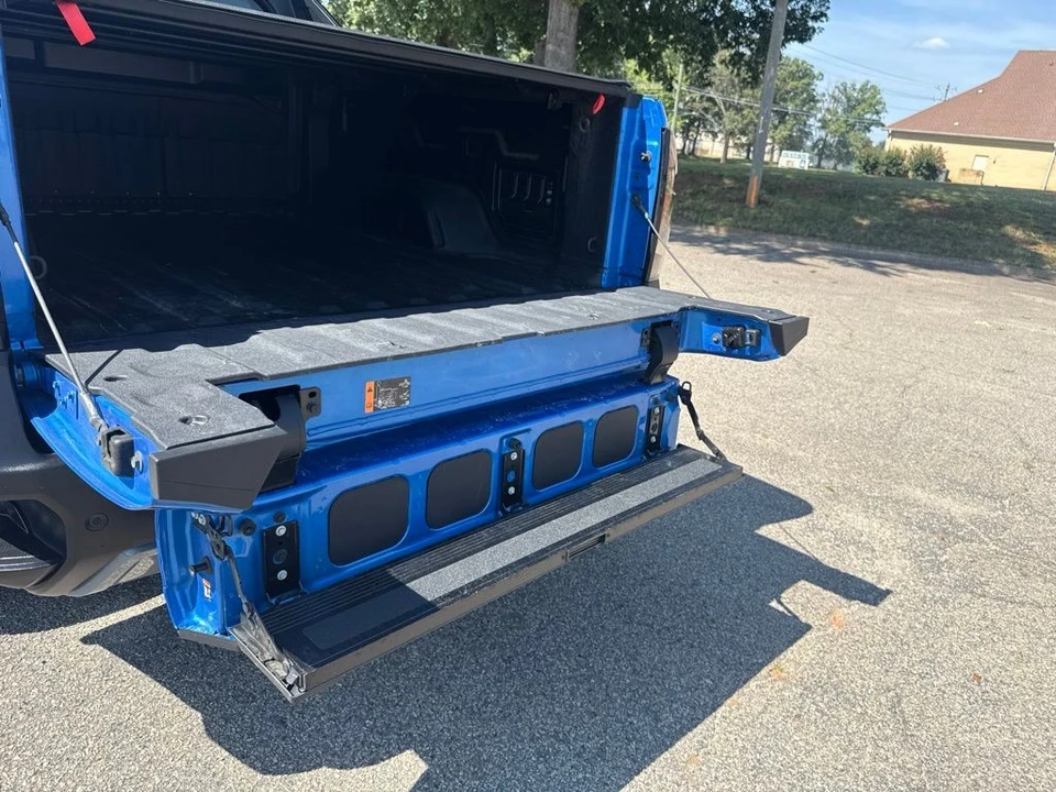 2026 Chevrolet Silverado - Image 30 of 31