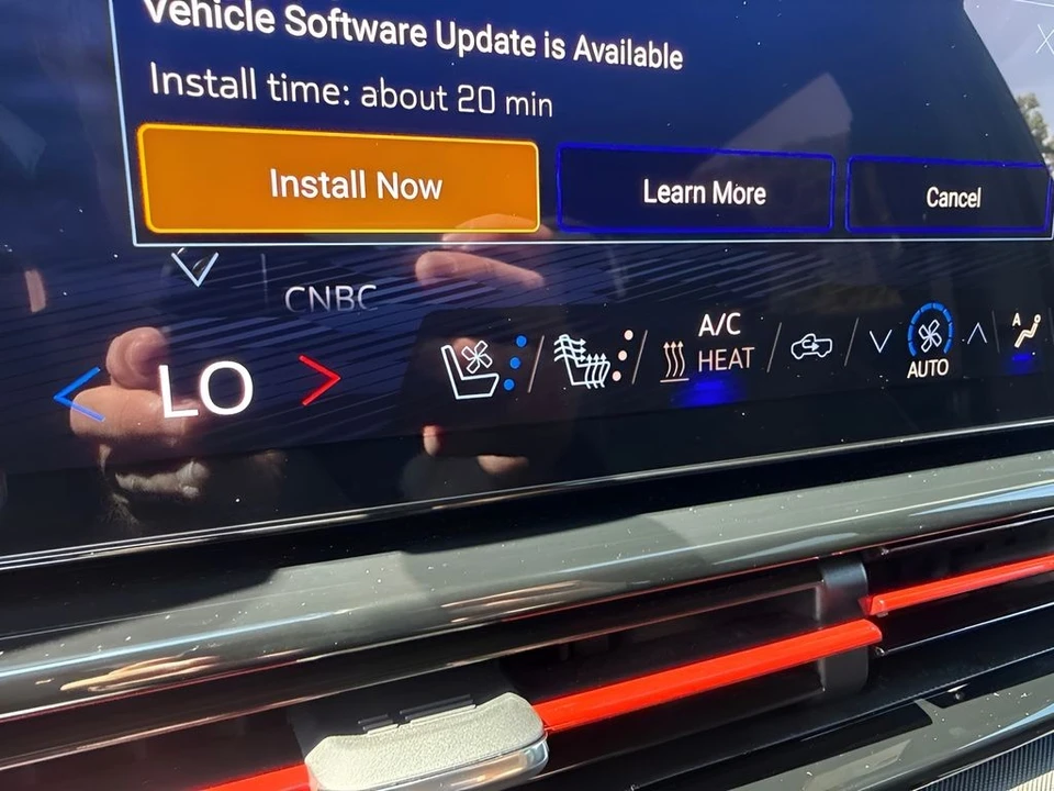 2026 Chevrolet Silverado - Image 23 of 31