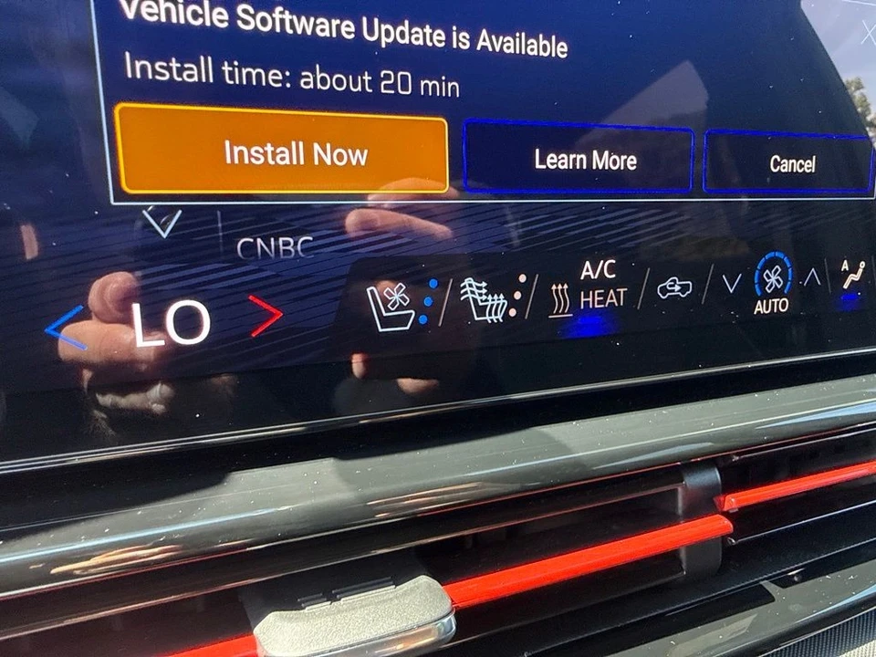 2026 Chevrolet Silverado - Image 22 of 31