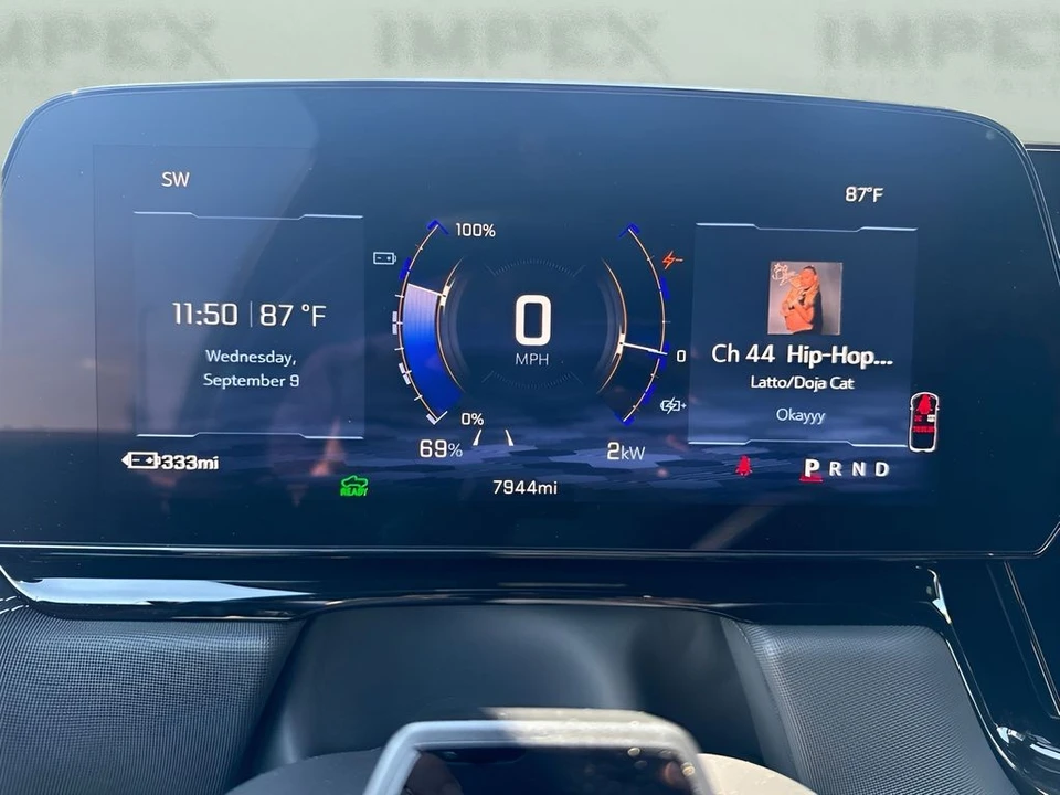 2026 Chevrolet Silverado - Image 25 of 31
