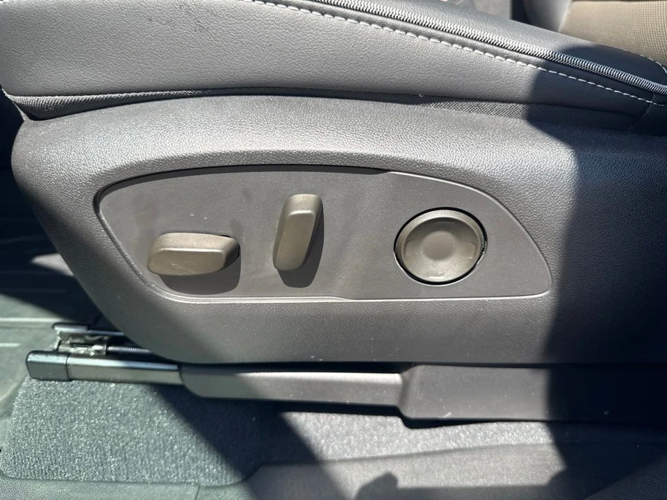 2026 Chevrolet Silverado - Image 10 of 31