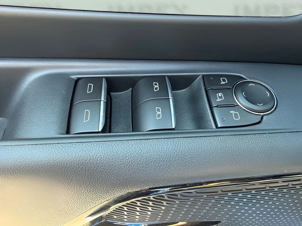 2026 Chevrolet Silverado - Image 28 of 31