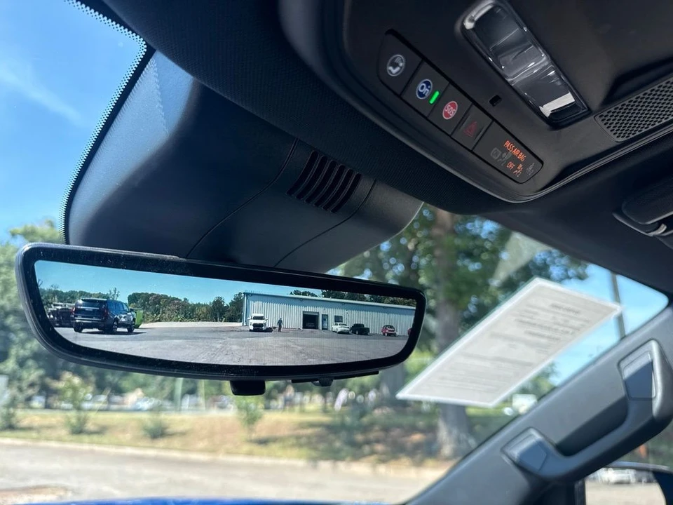 2026 Chevrolet Silverado - Image 25 of 31