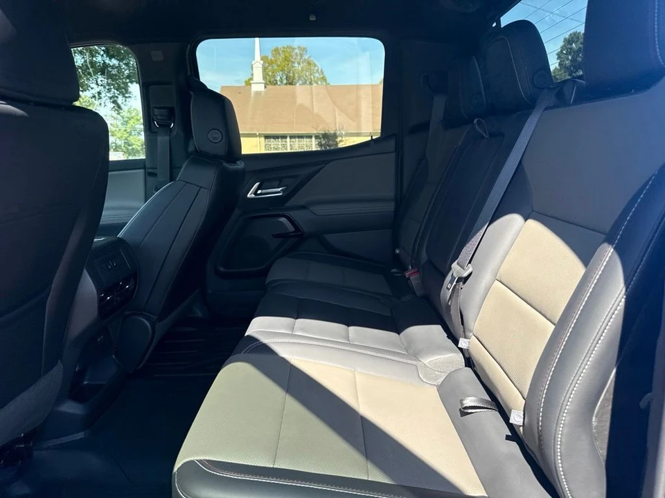 2026 Chevrolet Silverado - Image 12 of 31