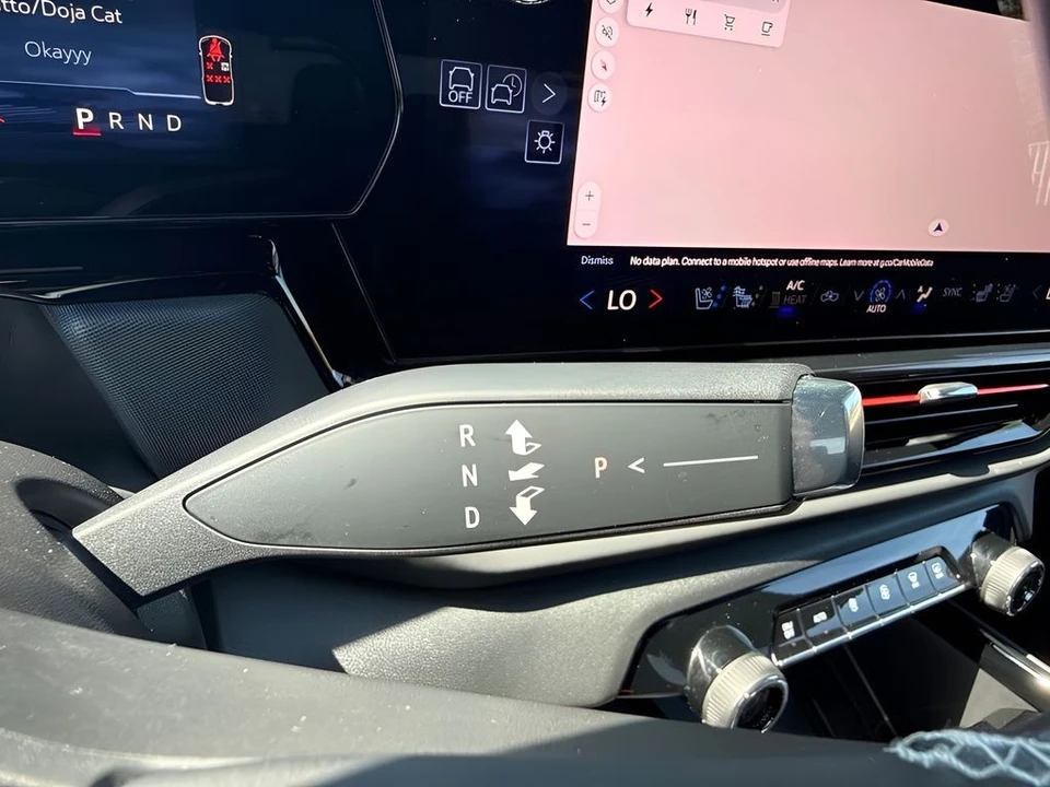 2026 Chevrolet Silverado - Image 19 of 31