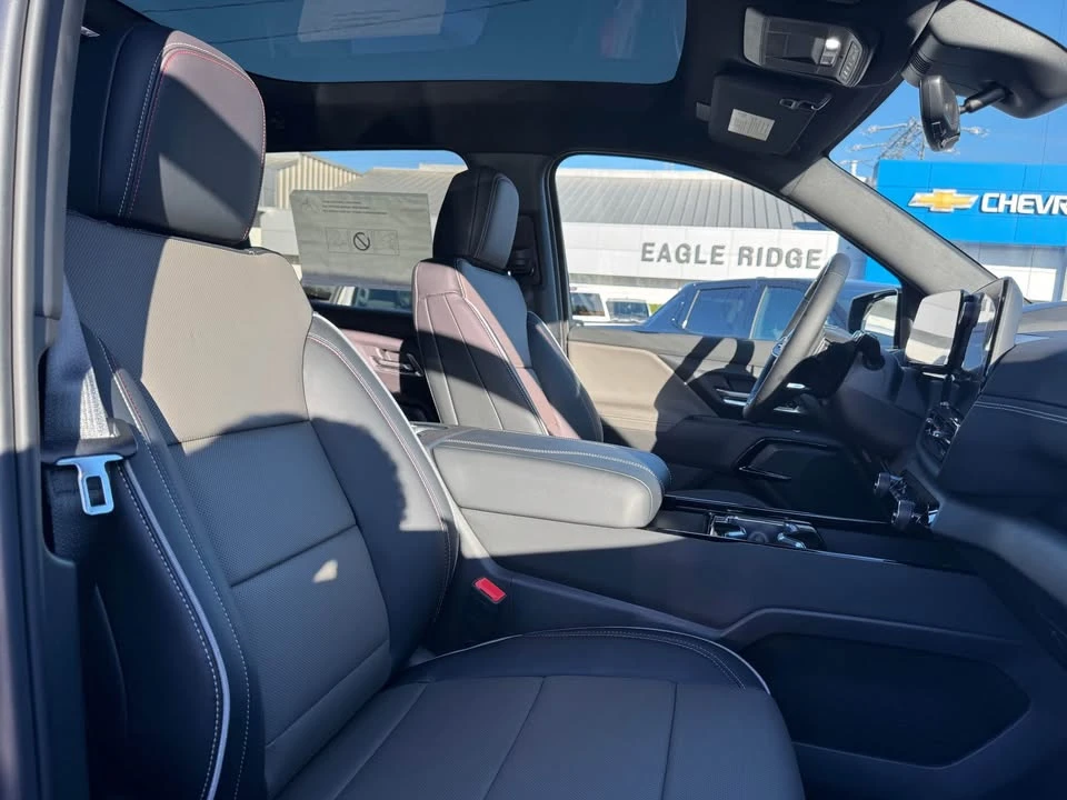 2026 Chevrolet Silverado - Image 10 of 20