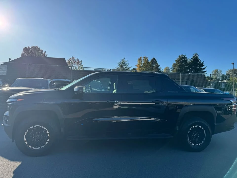 2026 Chevrolet Silverado - Image 4 of 20