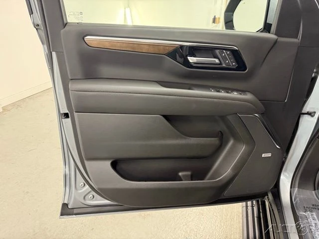 2026 Chevrolet Tahoe 5th Gen - Image 13 of 21