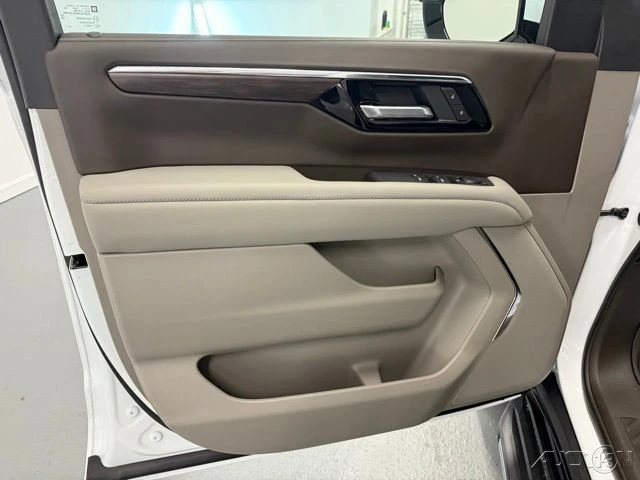 2026 Chevrolet Tahoe 5th Gen - Image 12 of 21