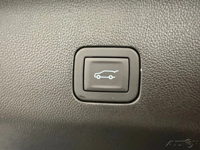 2026 Chevrolet Tahoe 5th Gen - Image 9 of 12
