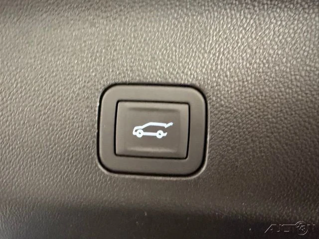 2026 Chevrolet Tahoe 5th Gen - Image 9 of 12