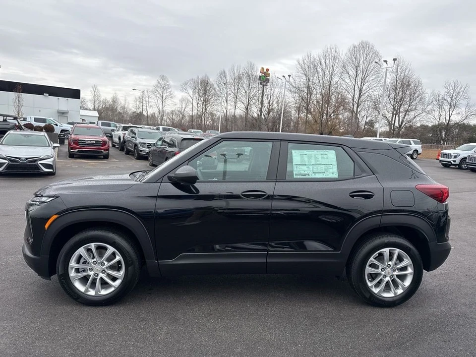 2026 Chevrolet Trailblazer - Image 2 of 12