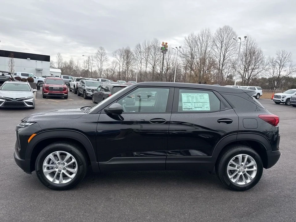2026 Chevrolet Trailblazer - Image 2 of 12
