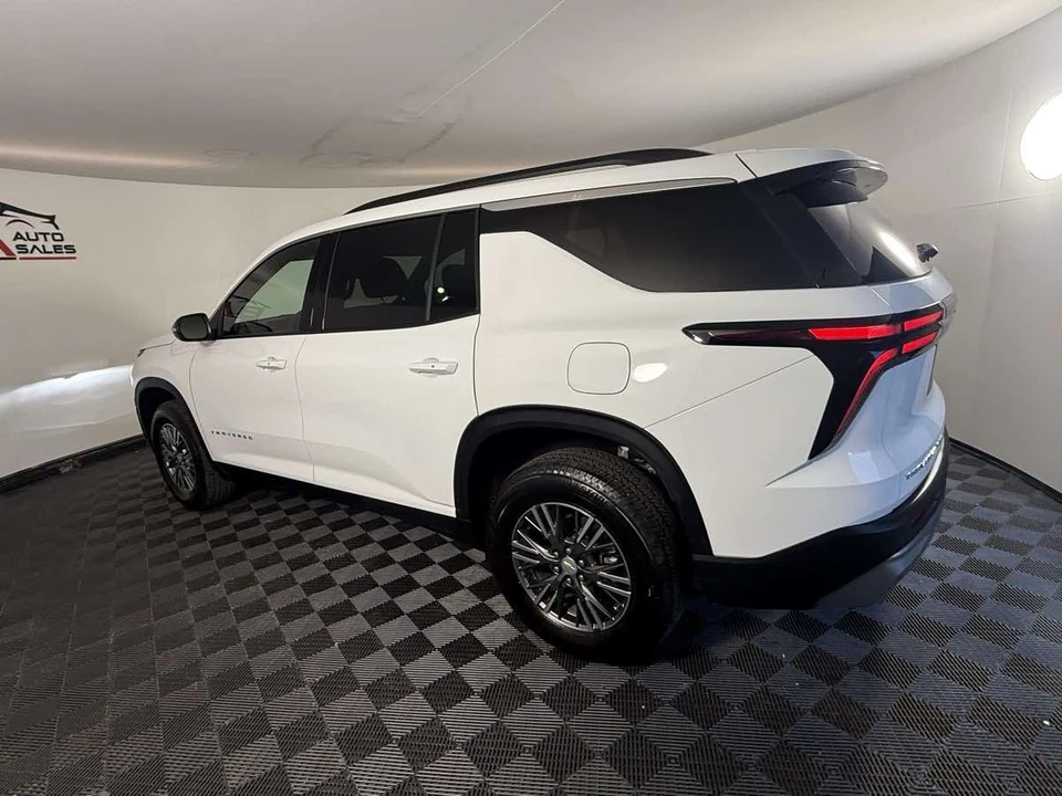 2026 Chevrolet Traverse - Image 8 of 31