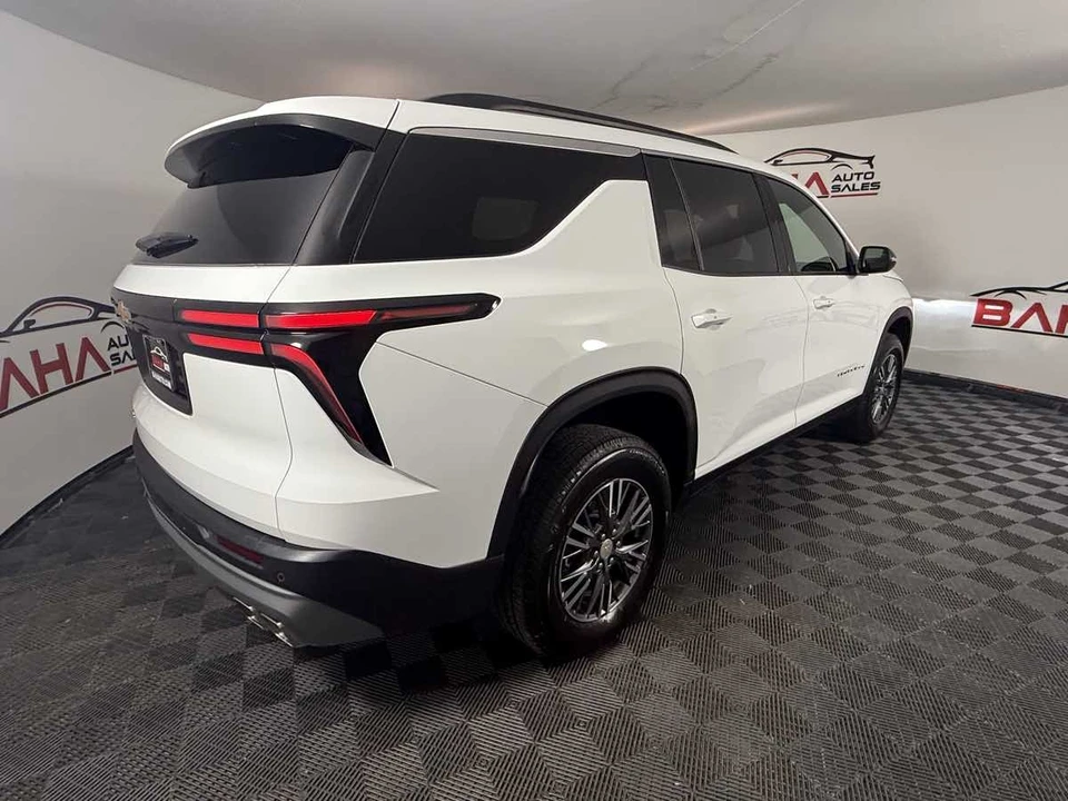 2026 Chevrolet Traverse - Image 13 of 31
