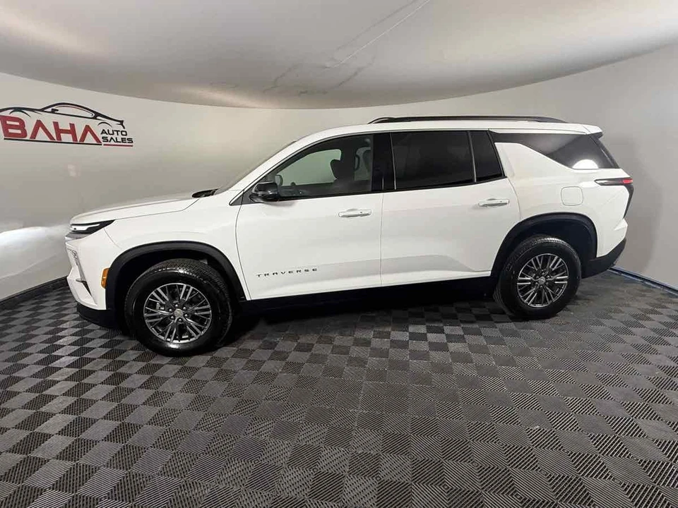 2026 Chevrolet Traverse - Image 6 of 31
