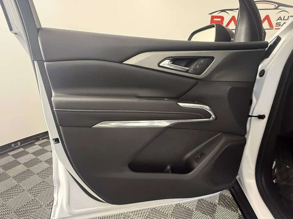 2026 Chevrolet Traverse - Image 25 of 31