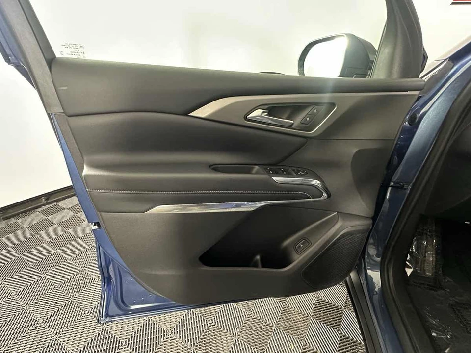 2026 Chevrolet Traverse - Image 15 of 21