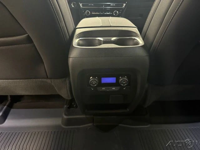 2026 Chevrolet Traverse - Image 19 of 21