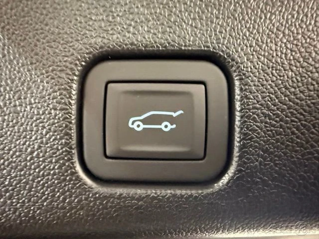 2026 Chevrolet Traverse - Image 9 of 12