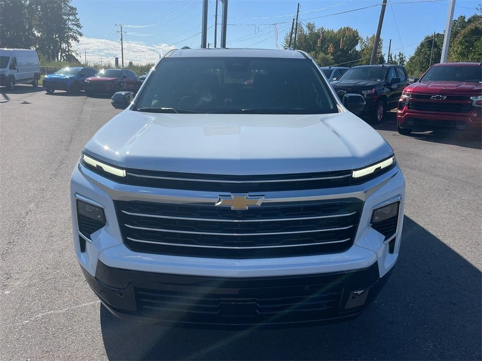 2026 Chevrolet Traverse - Image 8 of 12
