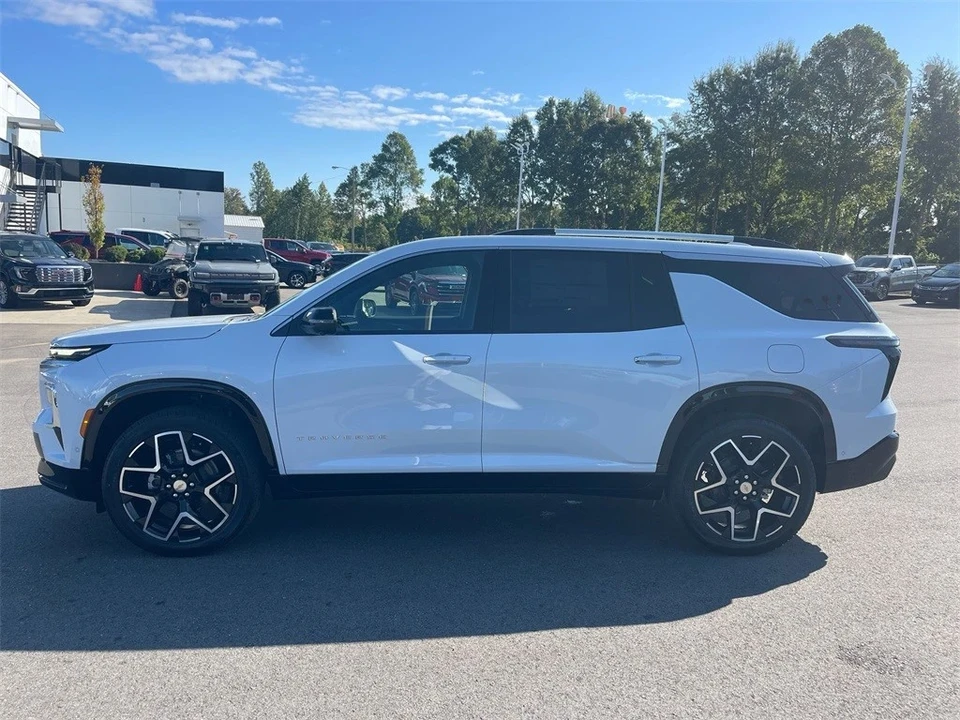 2026 Chevrolet Traverse - Image 2 of 12