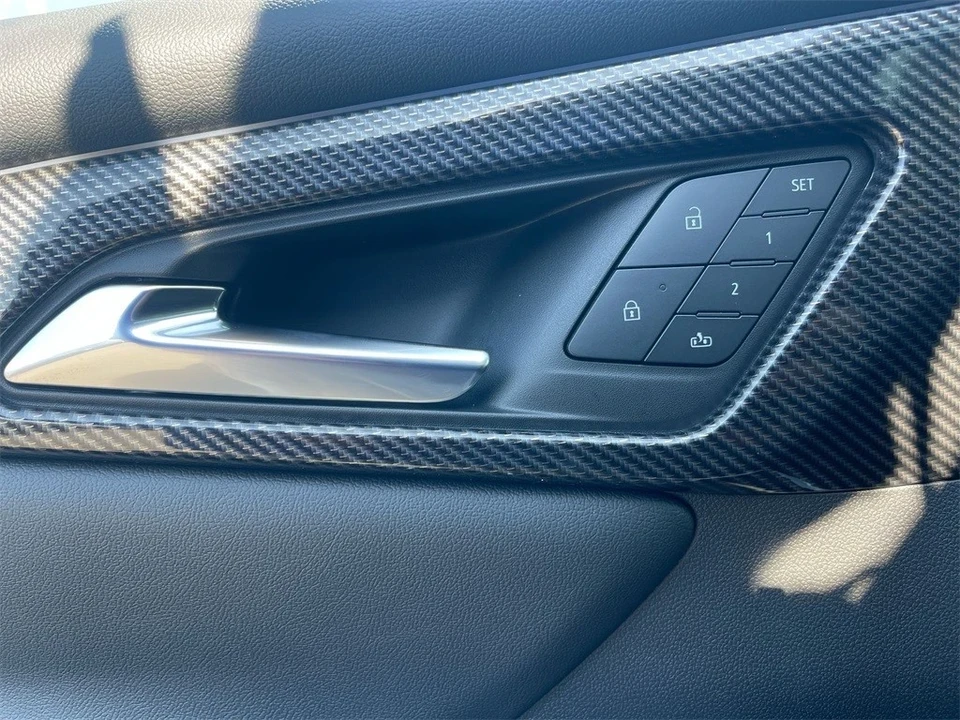 2026 Chevrolet Traverse - Image 11 of 12