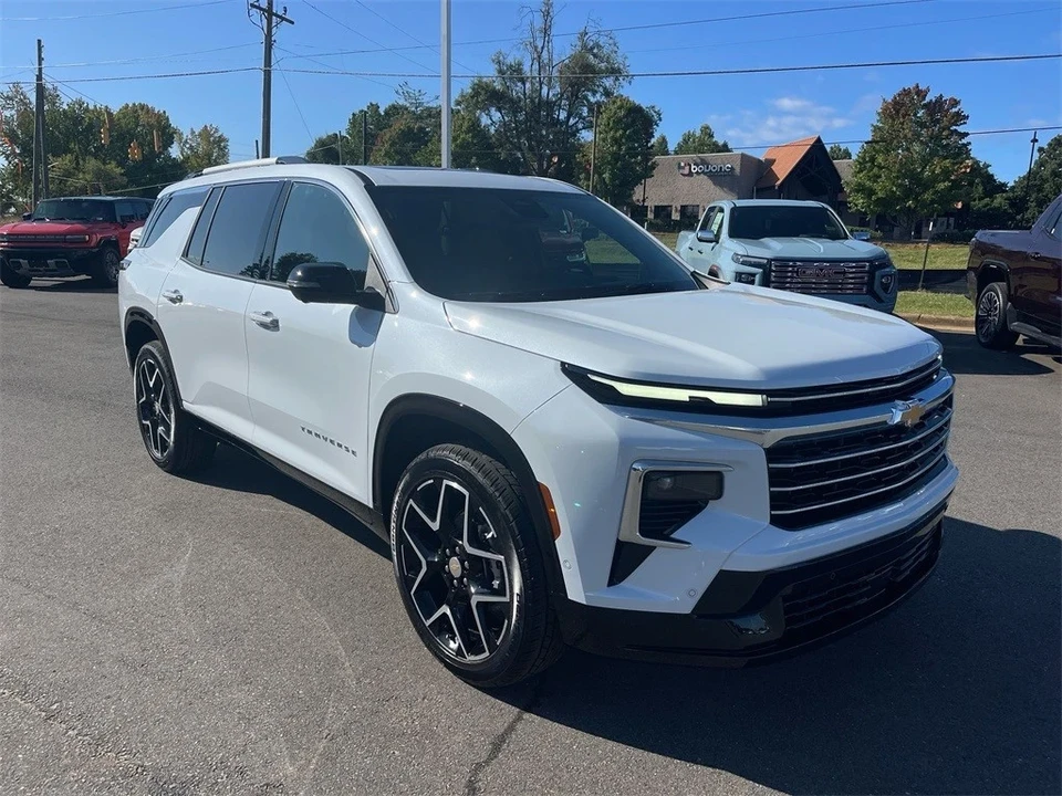 2026 Chevrolet Traverse - Image 7 of 12