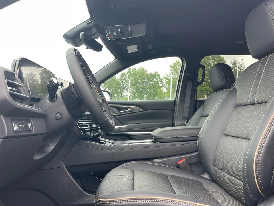 2026 Chevrolet Traverse - Image 9 of 12