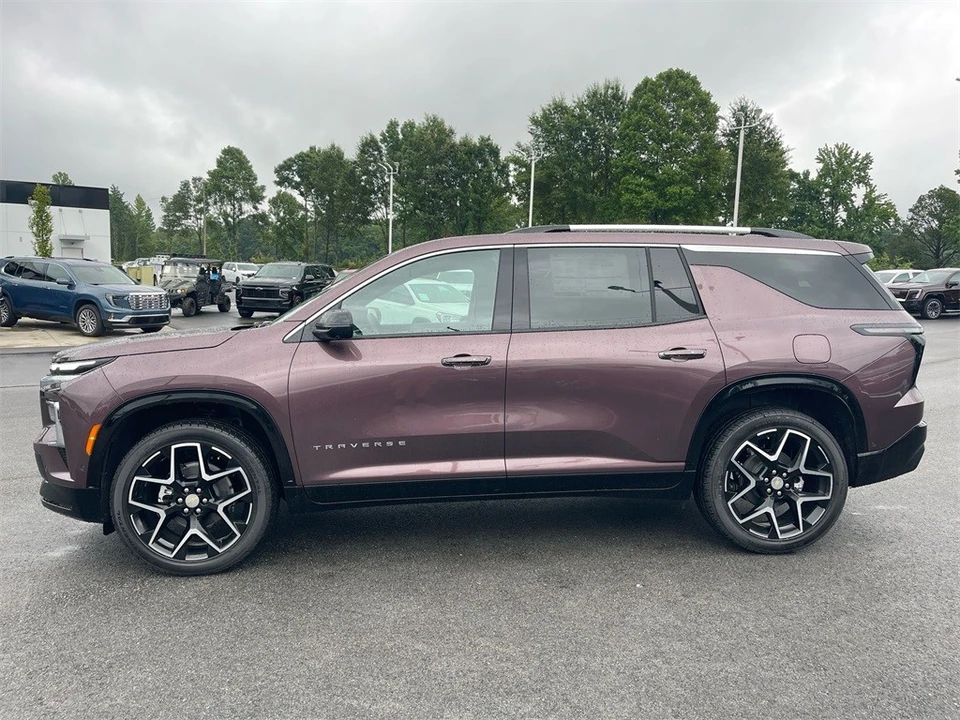 2026 Chevrolet Traverse - Image 2 of 12