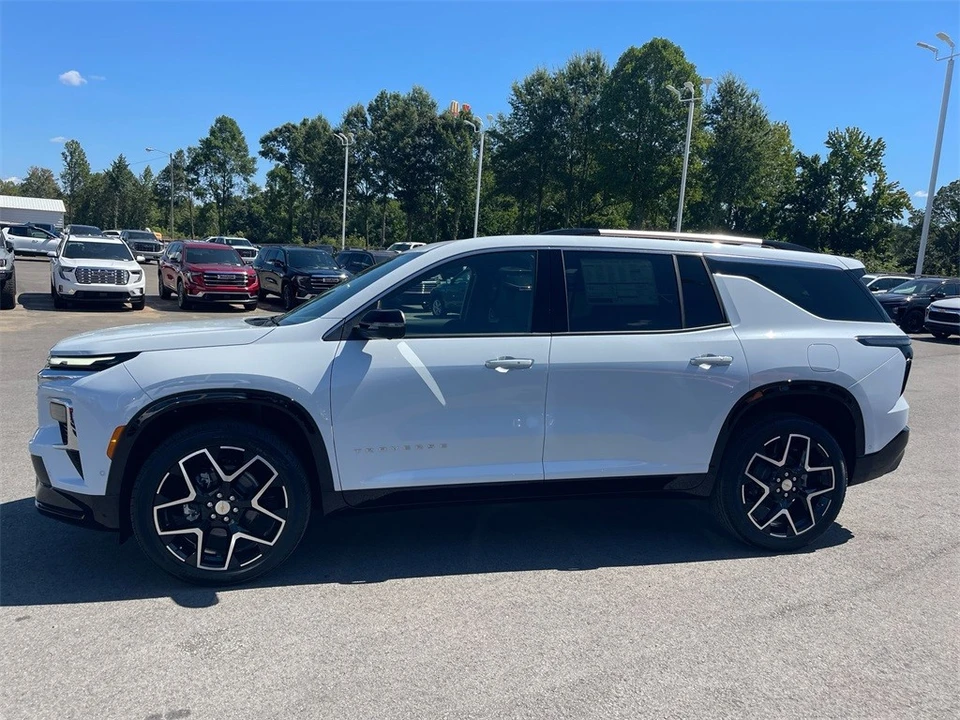 2026 Chevrolet Traverse - Image 2 of 12