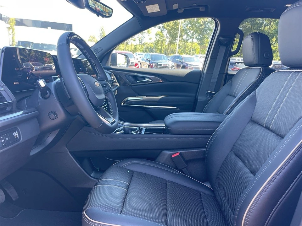2026 Chevrolet Traverse - Image 9 of 12