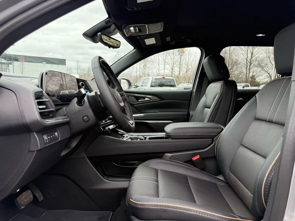 2026 Chevrolet Traverse - Image 8 of 12